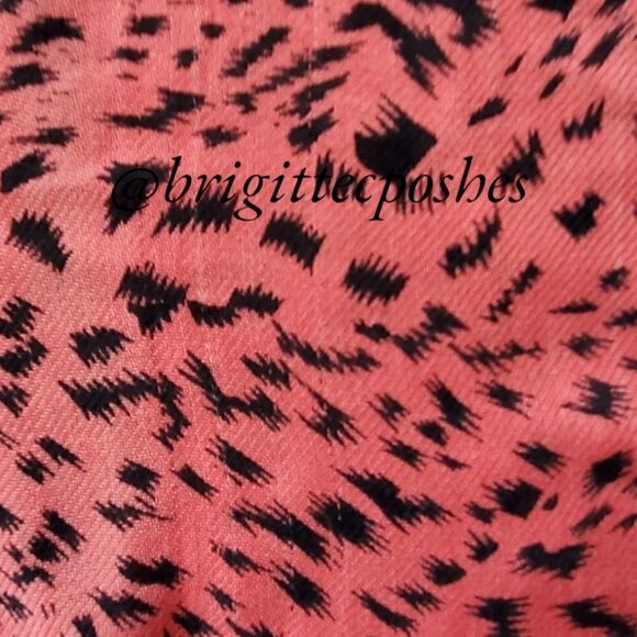 Animal Print Coral Shawl with Fringes - Picture 10 of 10